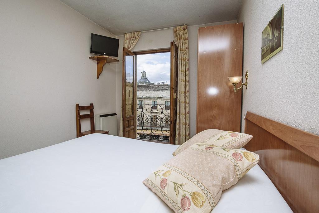 Hostal Plaza Ciudad-Rodrigo Kültér fotó