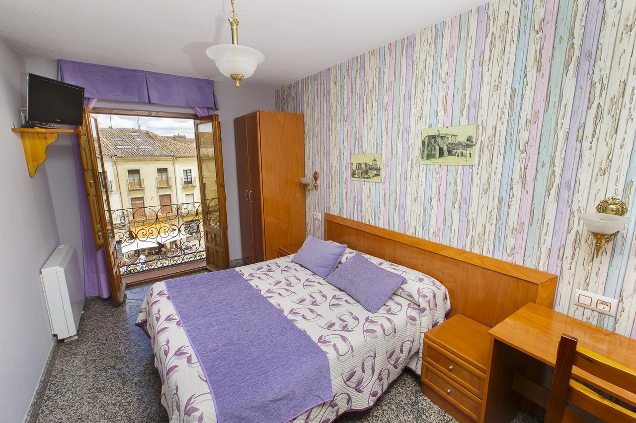 Hostal Plaza Ciudad-Rodrigo Kültér fotó