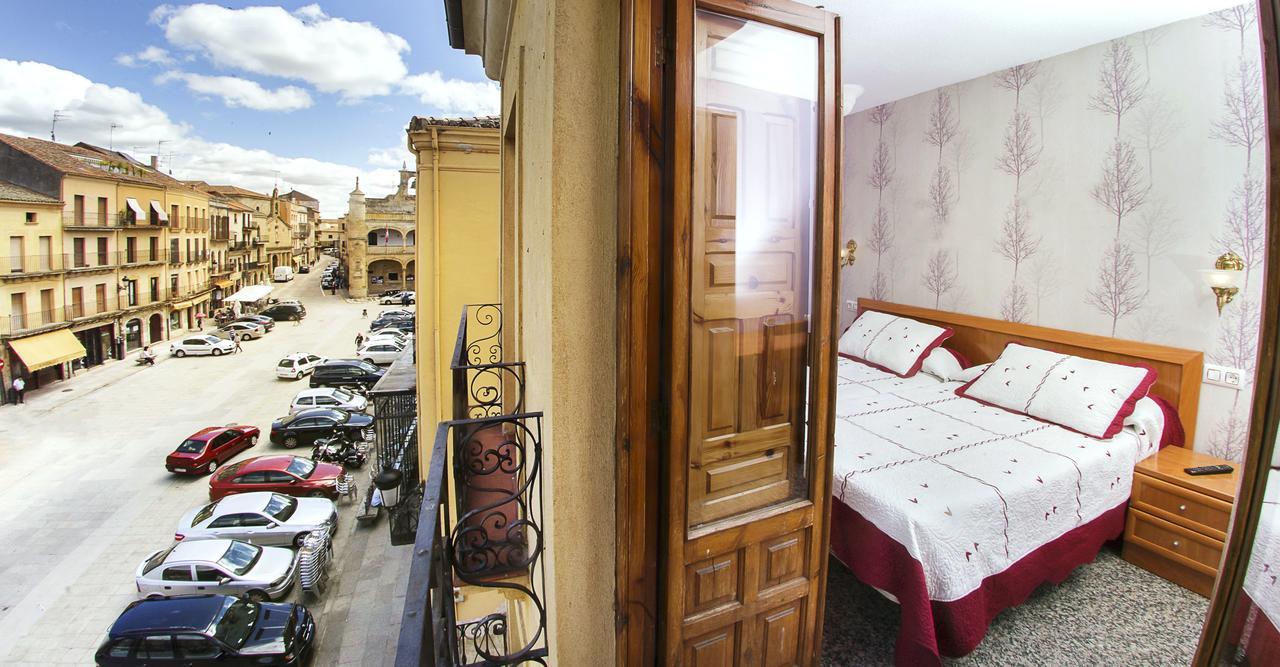 Hostal Plaza Ciudad-Rodrigo Kültér fotó